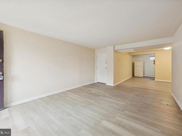 100 E Glenolden Avenue D17, Glenolden PA 19036