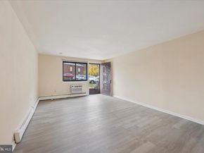 100 E Glenolden Avenue D17, Glenolden PA 19036