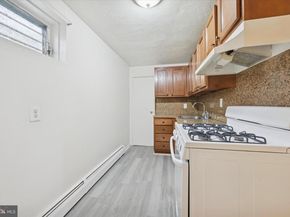 100 E Glenolden Avenue D17, Glenolden PA 19036