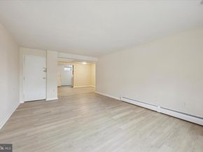 100 E Glenolden Avenue D17, Glenolden PA 19036