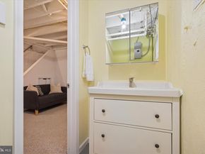 28 Chatham Road, Ardmore PA 19003