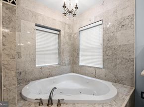 26 S Strawberry Street, Philadelphia PA 19106