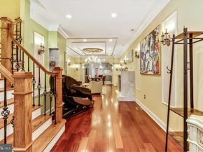 26 S Strawberry Street, Philadelphia PA 19106