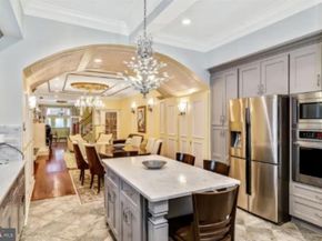 26 S Strawberry Street, Philadelphia PA 19106