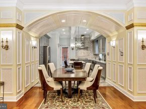 26 S Strawberry Street, Philadelphia PA 19106