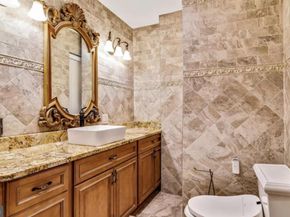 26 S Strawberry Street, Philadelphia PA 19106