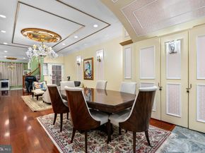 26 S Strawberry Street, Philadelphia PA 19106