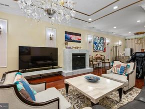 26 S Strawberry Street, Philadelphia PA 19106