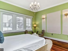 26 S Strawberry Street, Philadelphia PA 19106