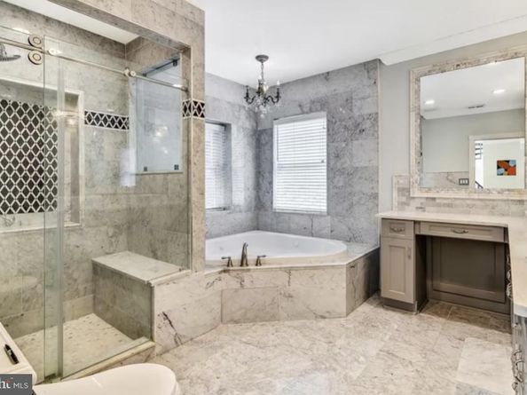 26 S Strawberry Street, Philadelphia PA 19106