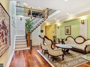 26 S Strawberry Street, Philadelphia PA 19106