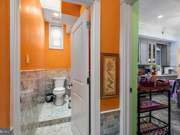 26 S Strawberry Street, Philadelphia PA 19106