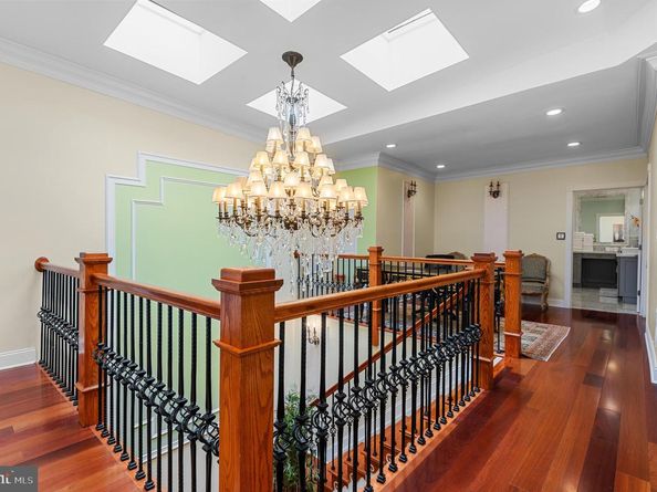 26 S Strawberry Street, Philadelphia PA 19106