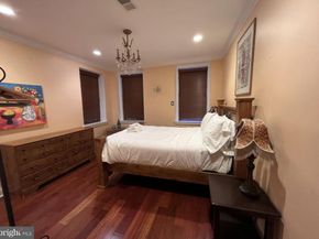 26 S Strawberry Street, Philadelphia PA 19106