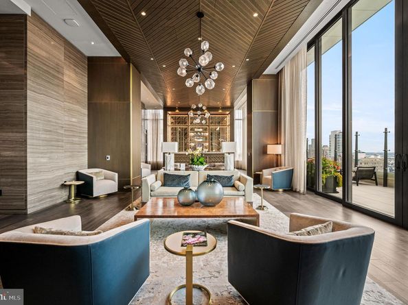 1911 Walnut Street PH 4701, Philadelphia PA 19103