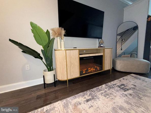 2131 N 10TH Street, Philadelphia PA 19122