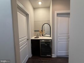 2131 N 10TH Street, Philadelphia PA 19122