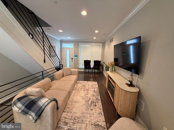 2131 N 10TH Street, Philadelphia PA 19122