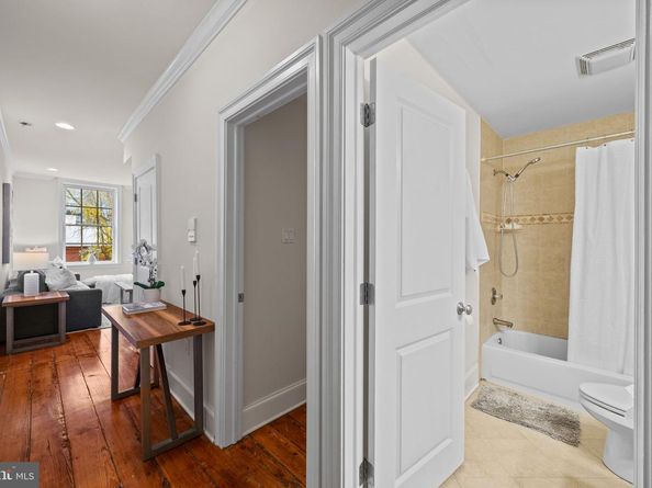 1708 Pine Street 3F, Philadelphia PA 19103