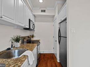 1708 Pine Street 3F, Philadelphia PA 19103