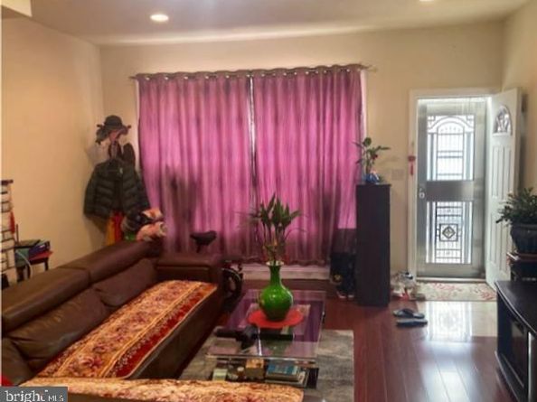 733 Jackson Street, Philadelphia PA 19148