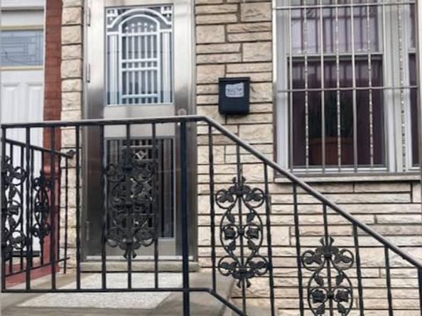 733 Jackson Street, Philadelphia PA 19148