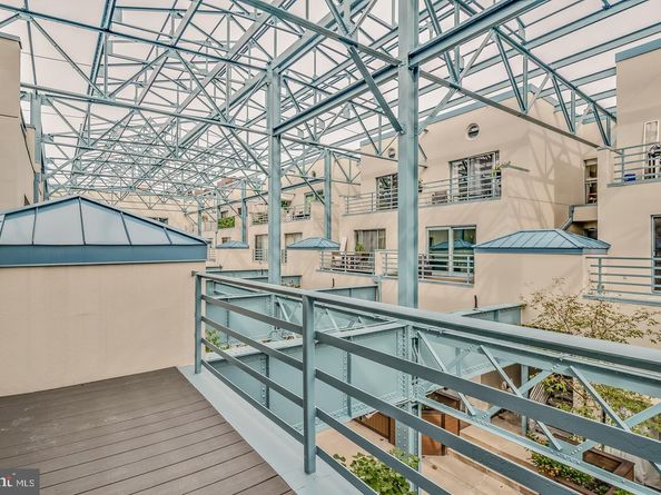 3 N Chris Columbus Boulevard PL228, Philadelphia PA 19106