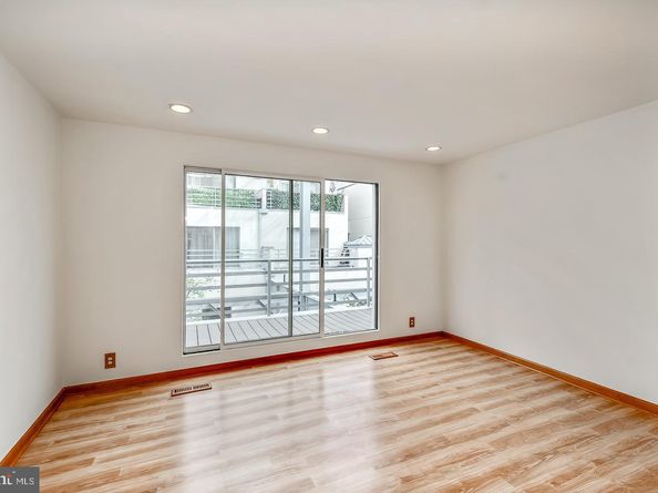 3 N Chris Columbus Boulevard PL228, Philadelphia PA 19106