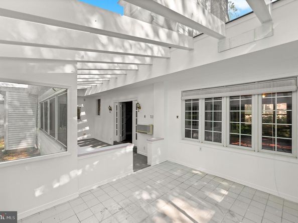 412 N Rolling Road, Springfield PA 19064