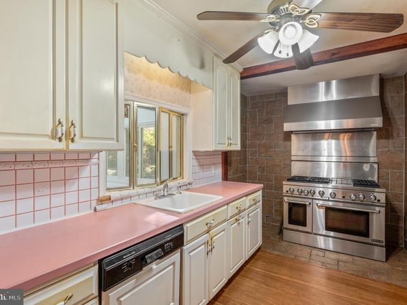 412 N Rolling Road, Springfield PA 19064