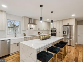 923 Hunt Drive, Yardley PA 19067