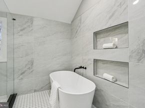 923 Hunt Drive, Yardley PA 19067