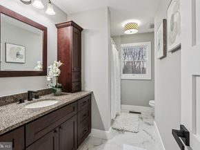 923 Hunt Drive, Yardley PA 19067