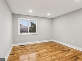 923 Hunt Drive, Yardley PA 19067