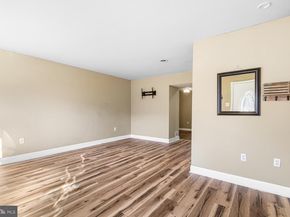 515 N York Road 1C, Willow Grove PA 19090