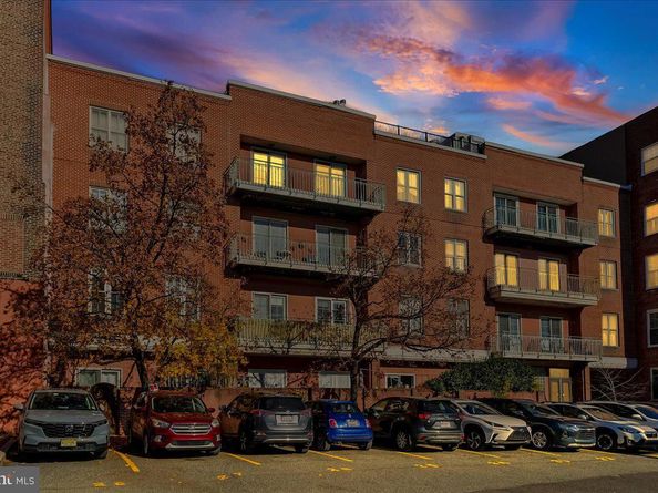 102 Church Street 402, Philadelphia PA 19106