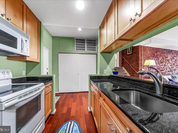 102 Church Street 402, Philadelphia PA 19106