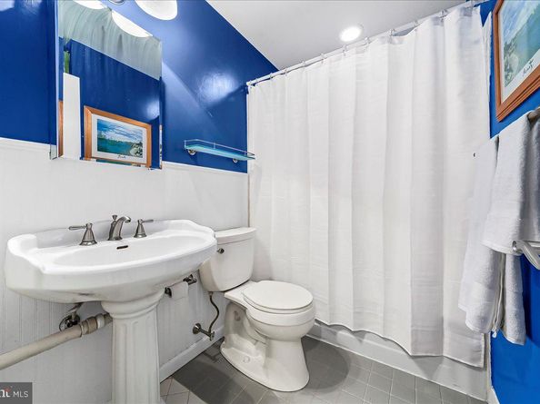 102 Church Street 402, Philadelphia PA 19106