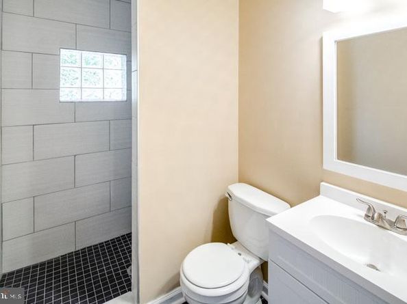 2501 Carpenter Street, Philadelphia PA 19146