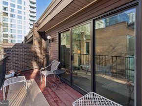 36 Saint James Court, Philadelphia PA 19106