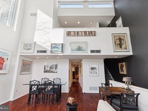 36 Saint James Court, Philadelphia PA 19106