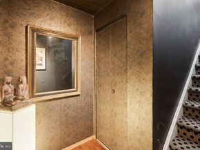 36 Saint James Court, Philadelphia PA 19106