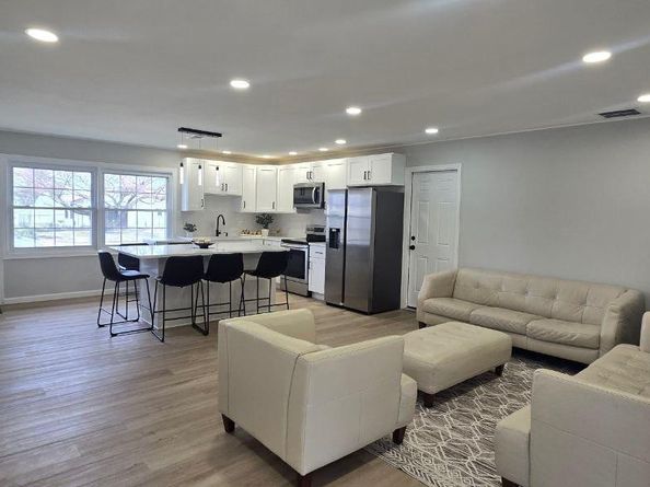 35 Beechtree Road, Levittown PA 19057