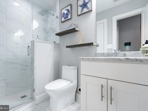 1632 K Street NE PH, Washington DC 20002