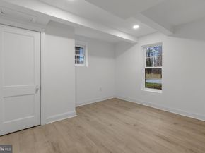 3284 Annandale Road, Falls Church VA 22042