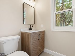 16 Rucker Road, Richboro PA 18954