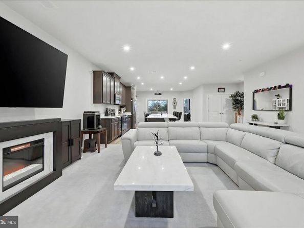 13506 Innovation Station Loop 2B, Herndon VA 20171