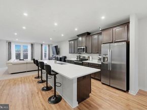 13506 Innovation Station Loop 2B, Herndon VA 20171