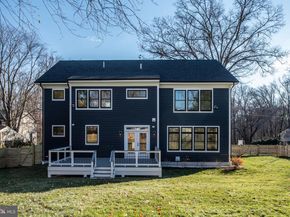 1022 Hillcrest Drive SW, Vienna VA 22180