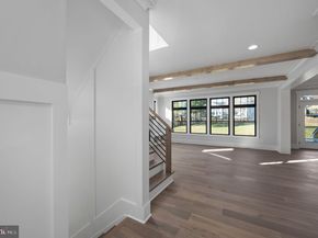 1022 Hillcrest Drive SW, Vienna VA 22180